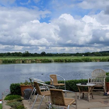 Inverloddon Bed And Breakfast, Wargrave Reading Kültér fotó